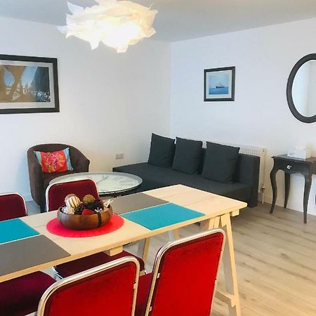 One Bedroom Apartment, No 4 อิลฟราคูมบ์ ภายนอก รูปภาพ