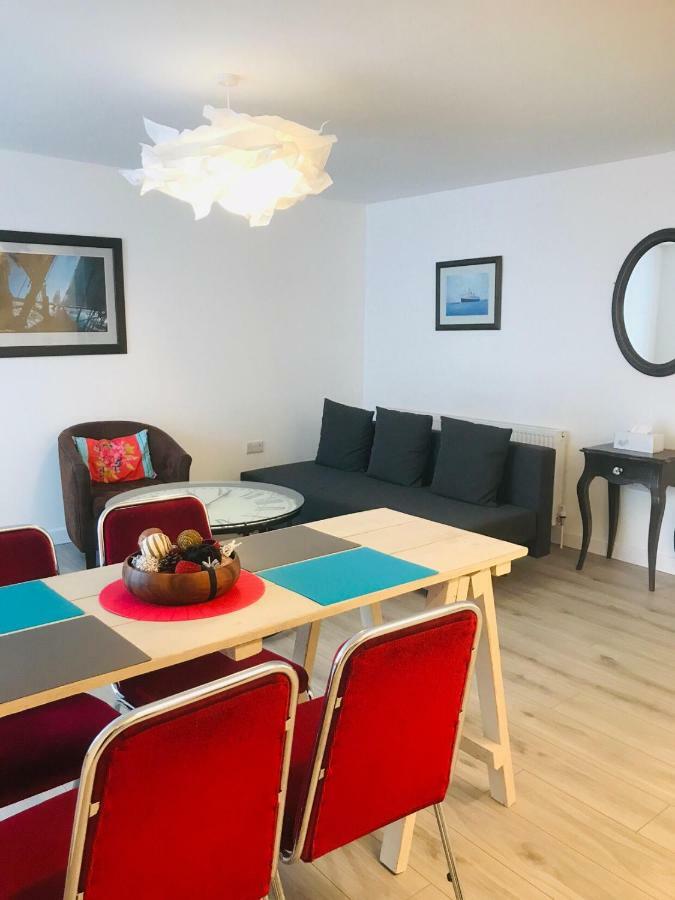 One Bedroom Apartment, No 4 อิลฟราคูมบ์ ภายนอก รูปภาพ
