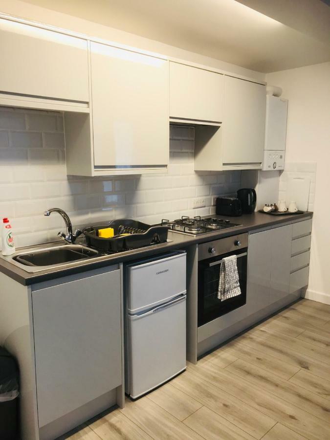 One Bedroom Apartment, No 4 อิลฟราคูมบ์ ภายนอก รูปภาพ