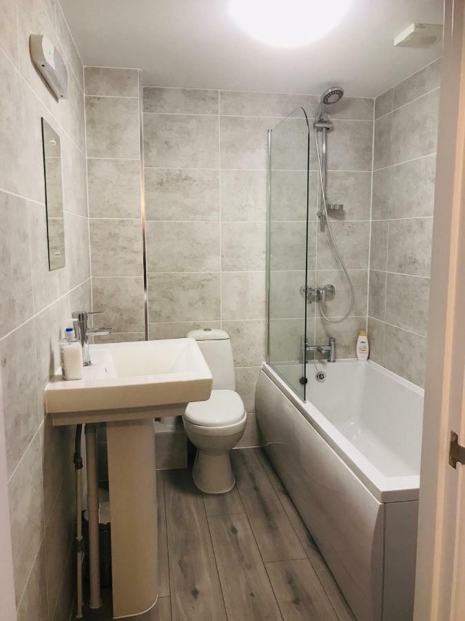 One Bedroom Apartment, No 4 อิลฟราคูมบ์ ภายนอก รูปภาพ